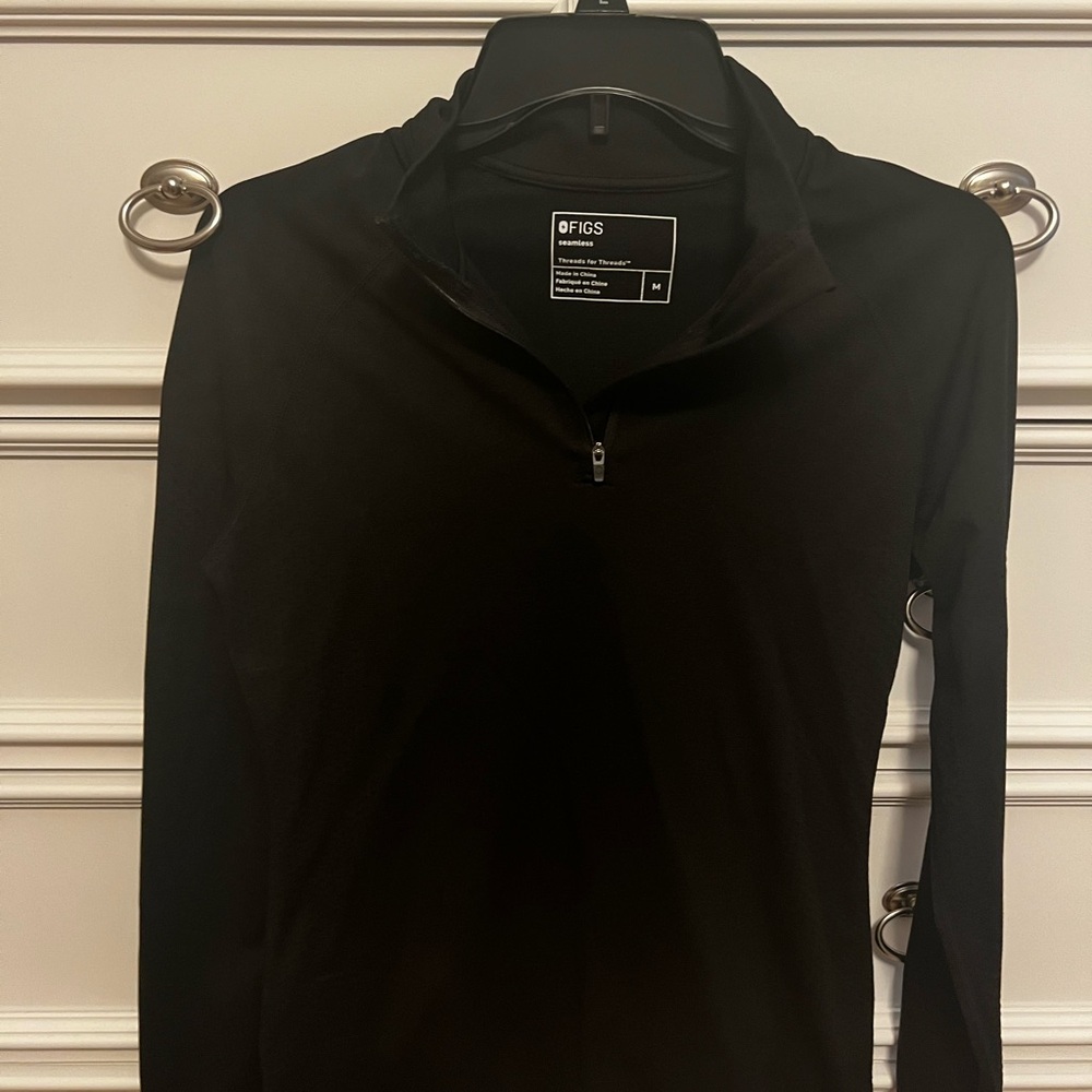 Figs salta seamless 1/4 zip in black